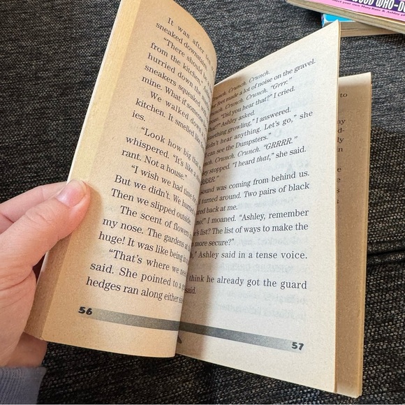 Mary Kate and Ashley Book Set - Pink, Blue, Gold Covers - Picture 4 of 6